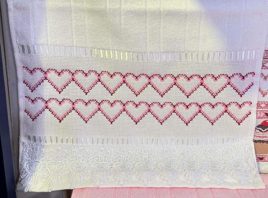 almofadas bordadas em vagonite