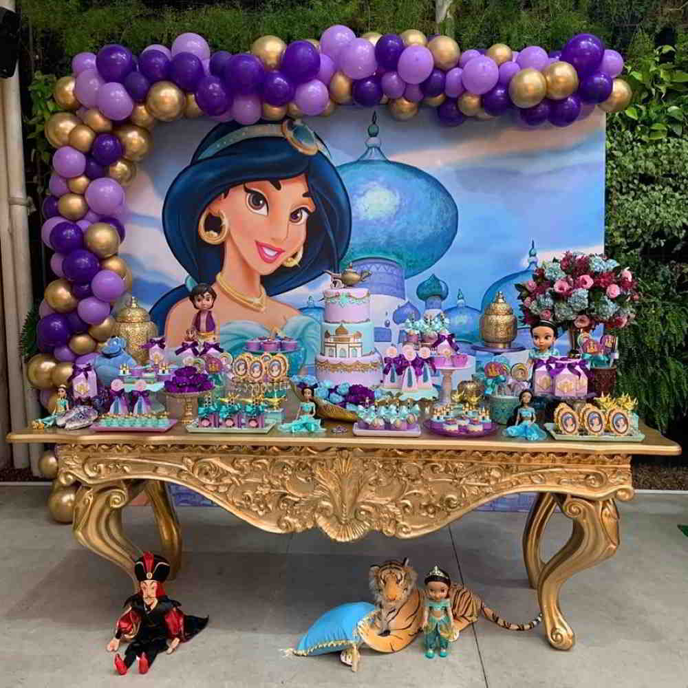 ideias de arco de balão desconstruído para festa infantil
