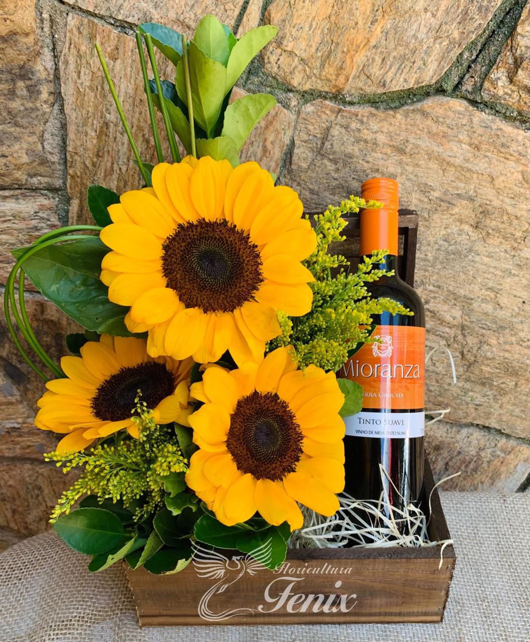 Decoração de Eventos com Arranjos de Garrafas: Casamentos e Aniversários