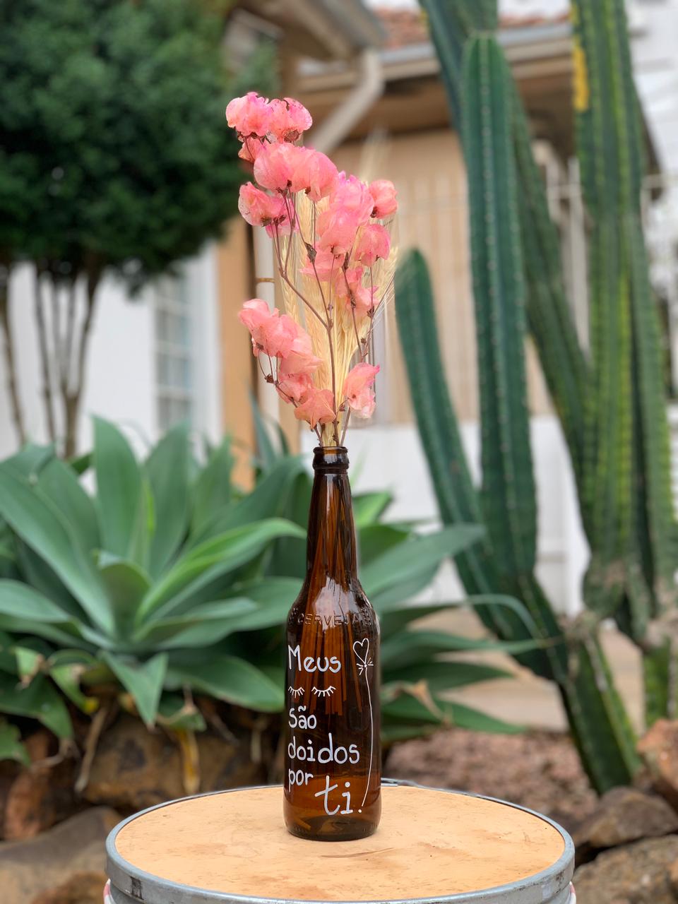 Decoração de Eventos com Arranjos de Garrafas: Casamentos e Aniversários