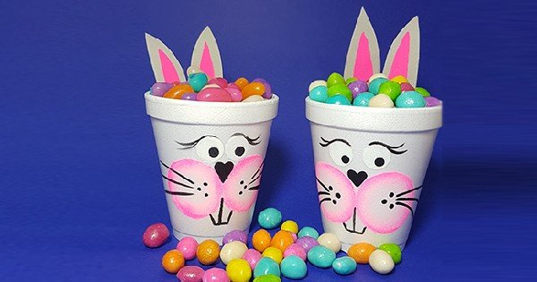 artesanato de páscoa com copos descartáveis