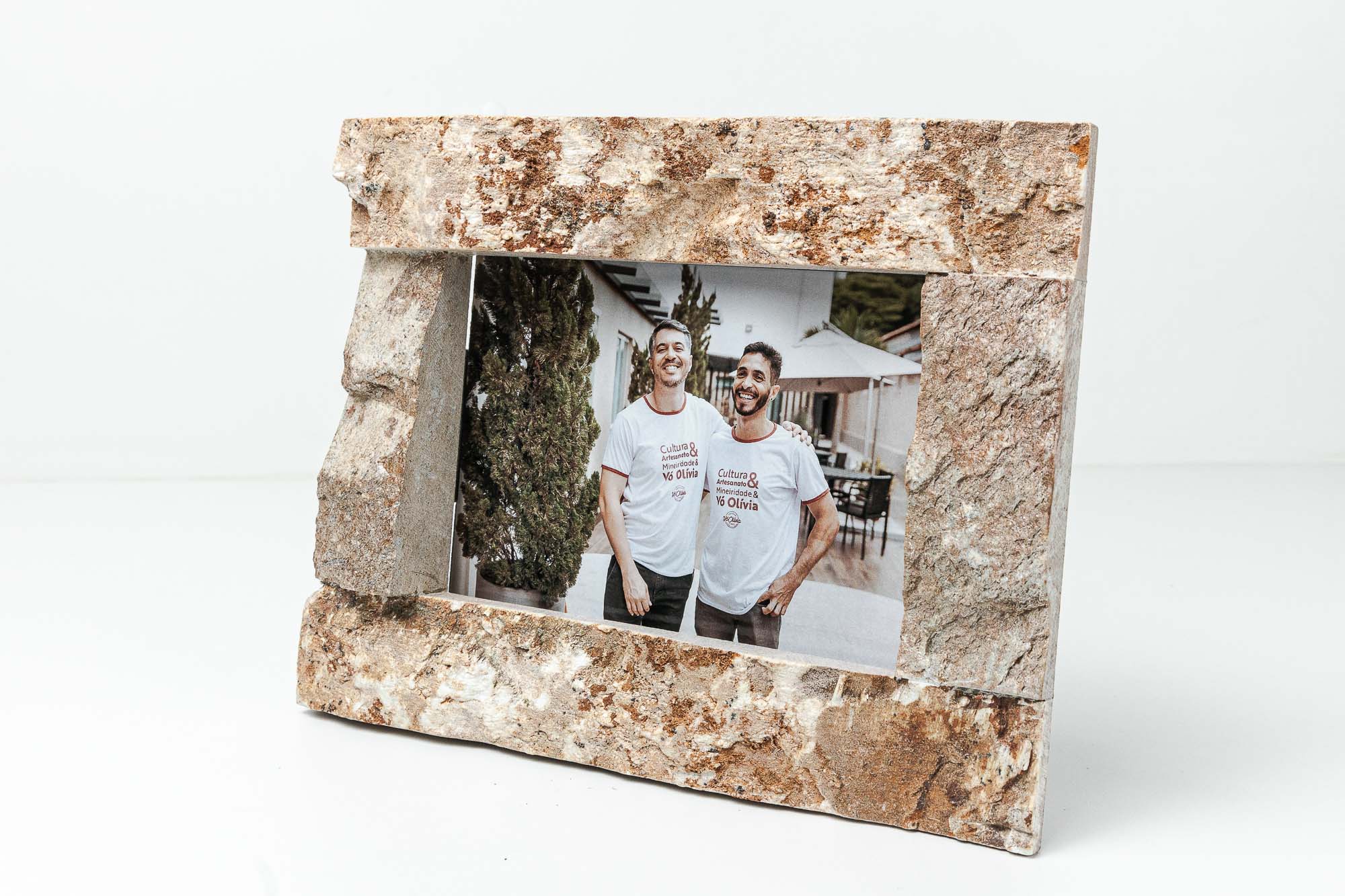 Como Proteger Suas Fotos: Alternativas ao Vidro em Porta-Retratos