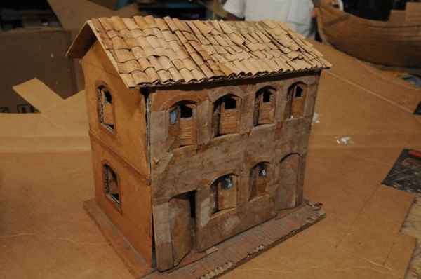 Técnicas de Acabamento Profissional para Artesanato em Papelão