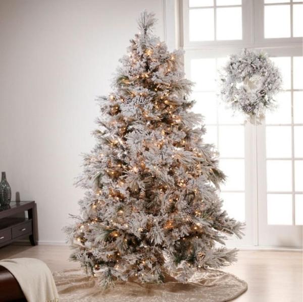 árvore de natal elegante com galhos secos