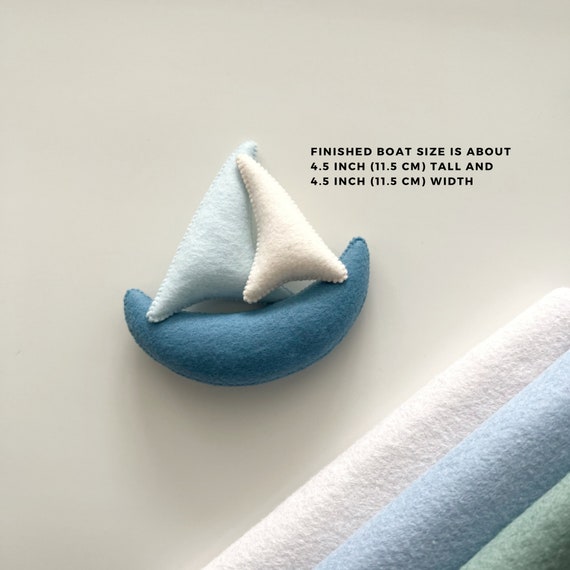 Além da Decoração: O Significado do Barco de Feltro em Contextos Religiosos