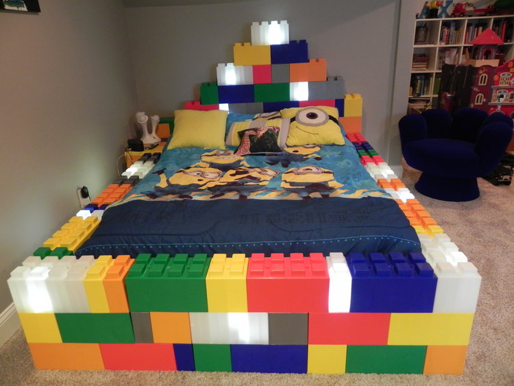 blocos de montar de madeira vs plástico qual escolher