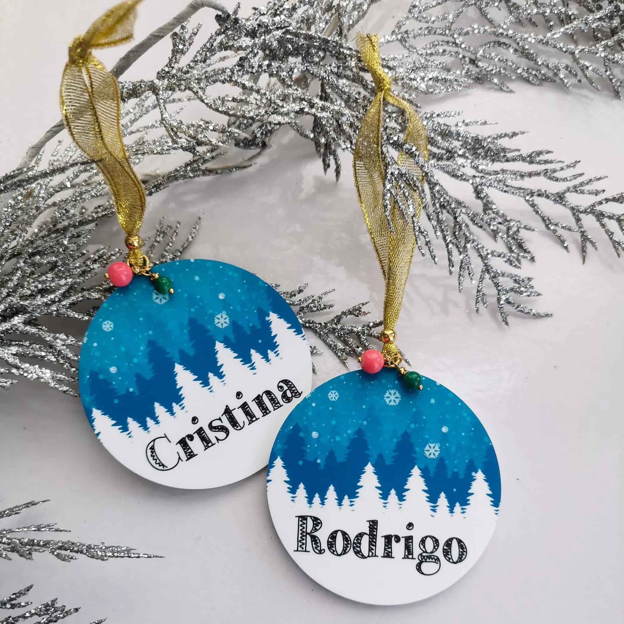 Guia Completo: Como Desenhar Bolas de Natal Realistas em 7 Passos