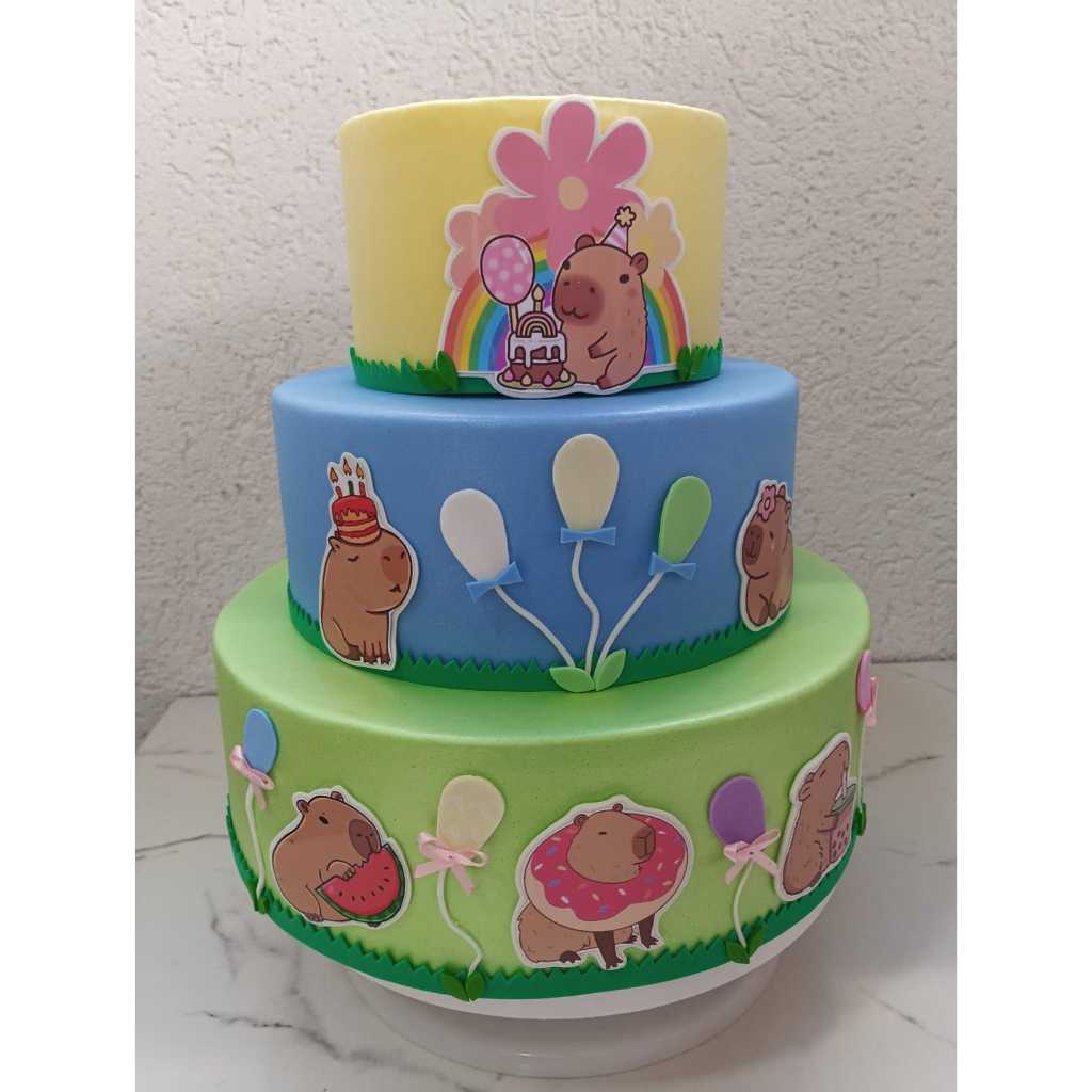 bolo capivara com flores