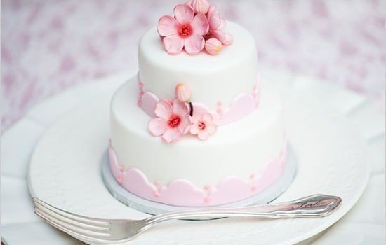 Bolo Espatulado vs. Bolo de Um Andar: Qual Escolher para Seu Casamento?