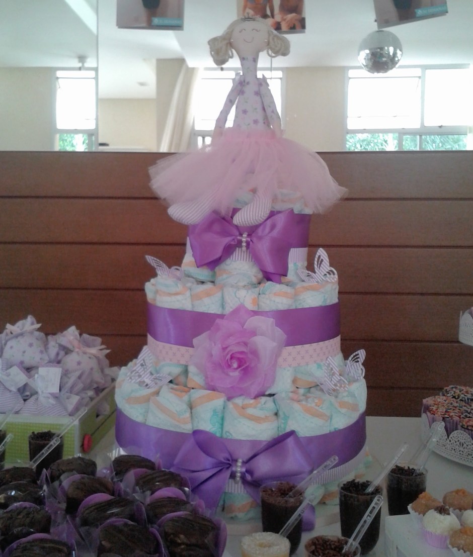 bolo de fralda rosa e lilas