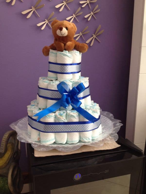 bolo de fraldas de menino