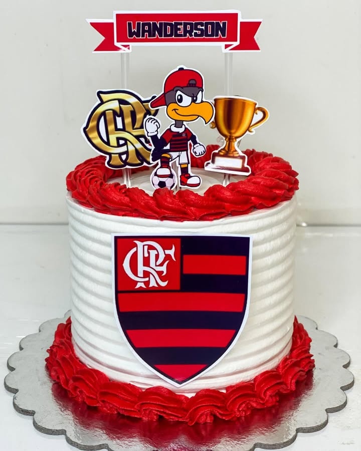 Bolo masculino do Flamengo com chantininho
