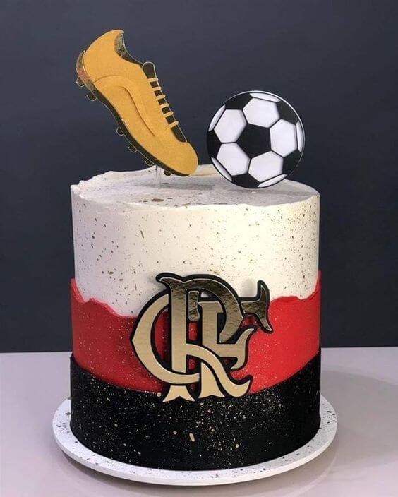 Bolo masculino do Flamengo com degradê