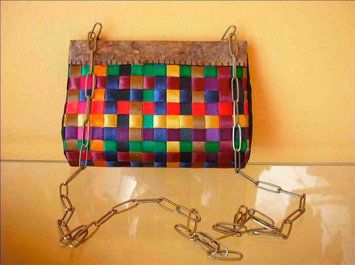 Guia Completo de Colas para Artesanato: Qual Usar em Cada Projeto?