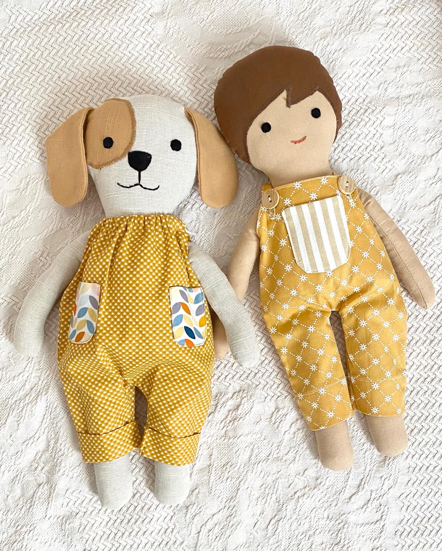 ideias de bonecas de pano artesanais para decorar quarto infantil
