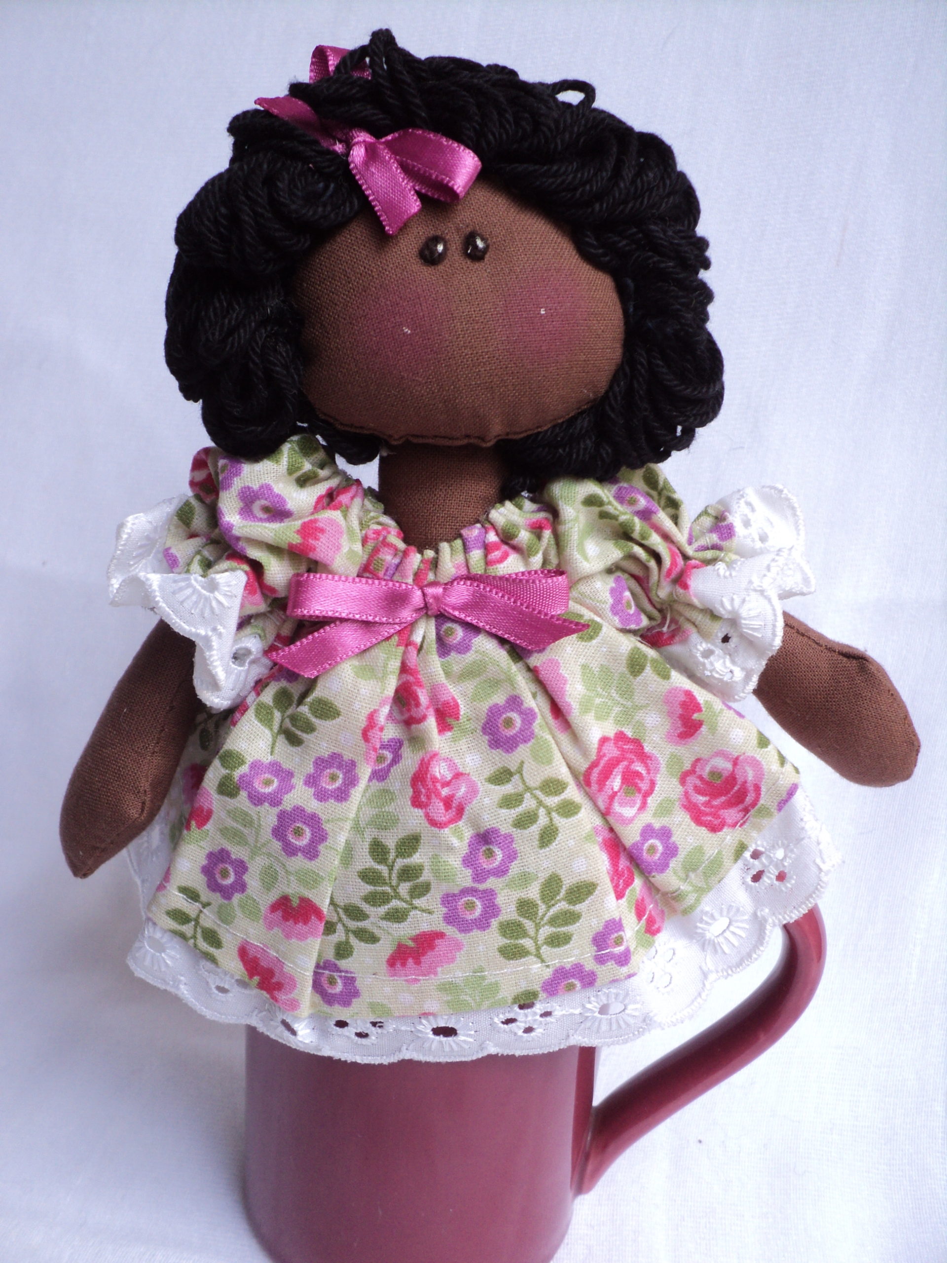 Bonecas de Pano Country Americanas vs. Brasileiras: Estilos e Diferenças