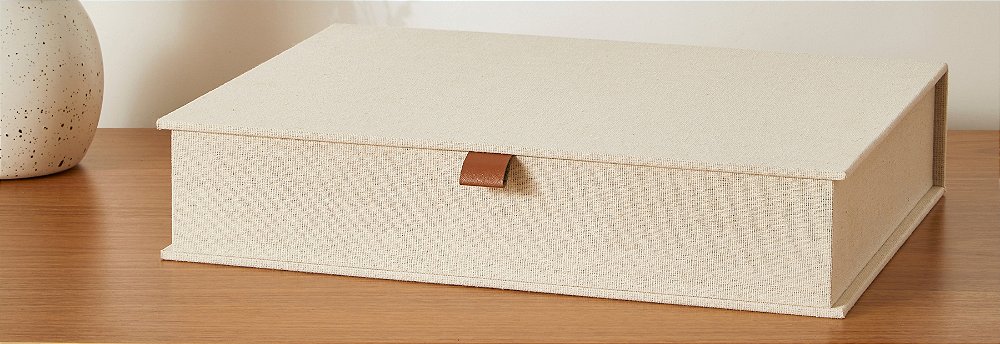 5 ideias de títulos:
1. Como Escolher a Caixa Decorativa Perfeita para o Seu Quarto
2. Transforme Seu Quarto com Caixas Decorativas: Dicas de Estilo e Organização
3. Guia Completo: Materiais e Designs de Caixas Decorativas para Todos os Gostos
4. Caixas Decorativas: Soluções Criativas para Organizar e Embelezar seu Espaço
5. Tendências em Caixas Decorativas: Do Minimalista ao Luxuoso