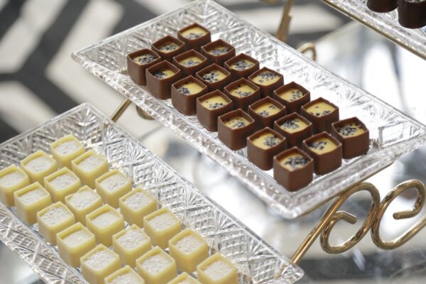 Guia Completo: Escolhendo a Caixinha de Bombom Perfeita para Cada Estilo de Casamento