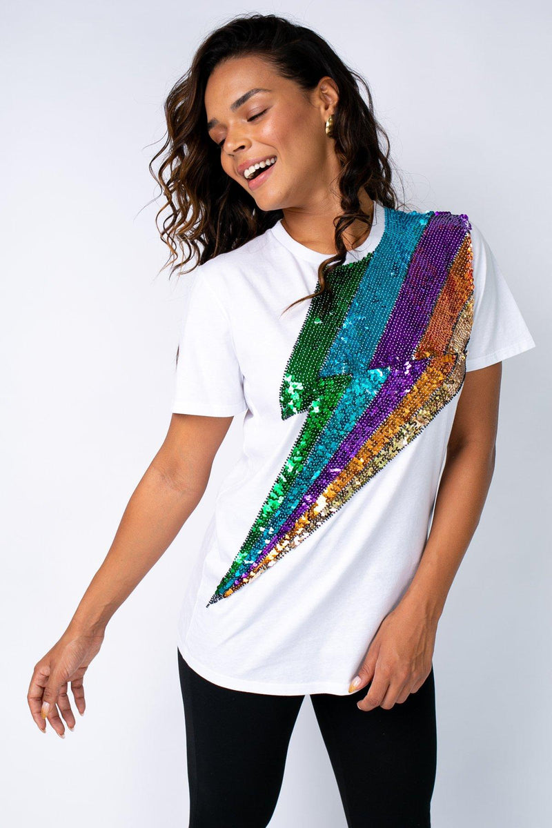 Bordado com Fitas vs. Bordado Tradicional: Qual Escolher para Sua Camiseta?