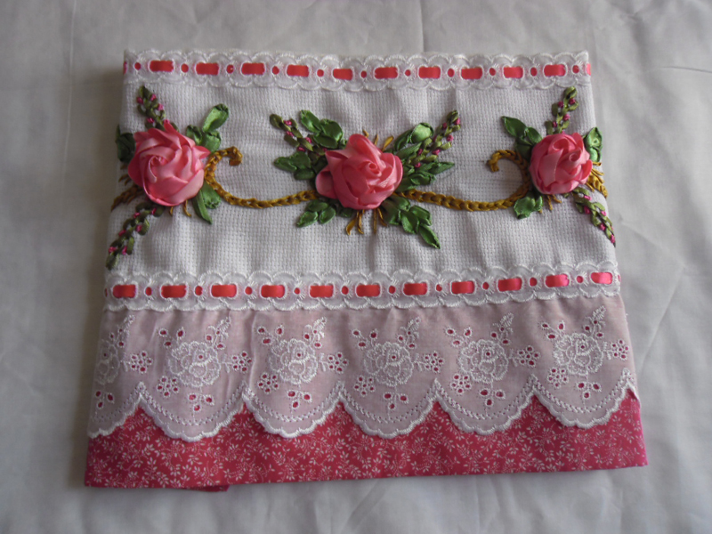 Onde Comprar Camisetas Bordadas com Fitas: Lojas Online e Artesãos