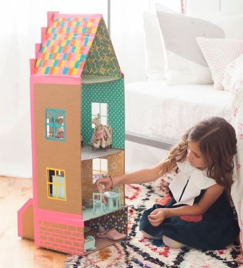 ideias de casinha de boneca de papelão para inspirar