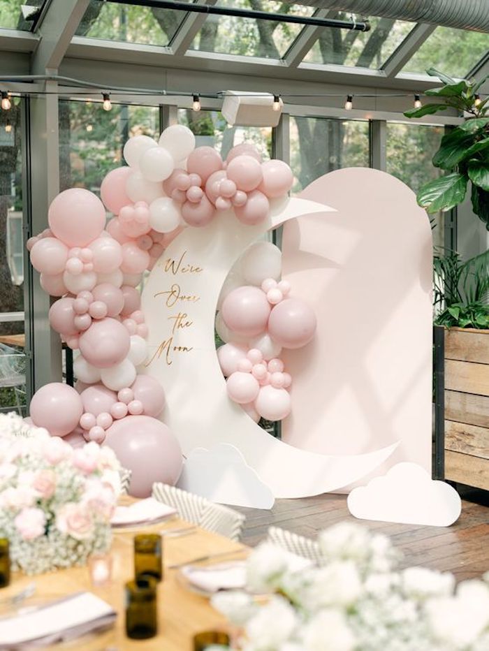 decoração chá de bebê menina com tema jardim encantado