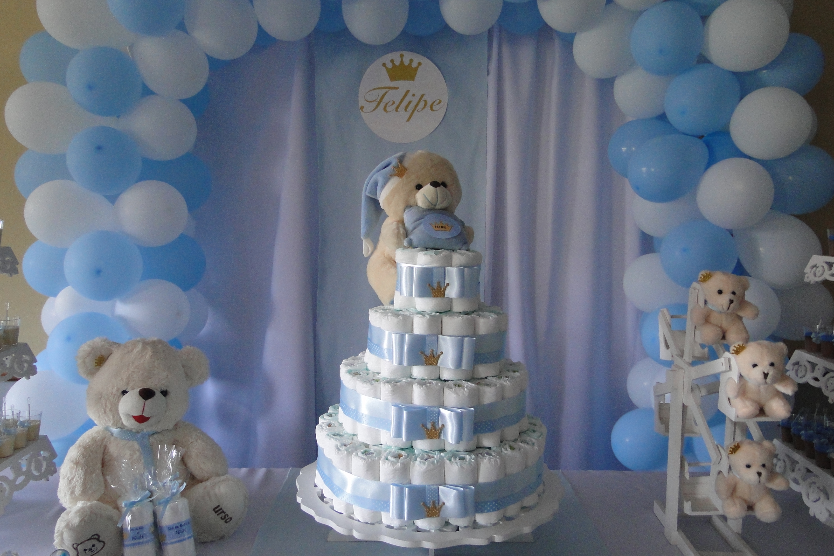 5 ideias de títulos:
1. Bolo de Fraldas: O Guia Completo para Criar um Presente Inesquecível.
2. Bolo Comestível para Chá de Bebê: Sabores e Temas que Encantam.
3. DIY Bolo de Fraldas: Passo a Passo Fácil para um Chá de Bebê Criativo.
4. Tendências em Bolos de Chá de Bebê: Inspirações Modernas e Clássicas.
5. Bolo de Fraldas vs. Bolo Comestível: Qual a Melhor Opção para o Seu Chá?