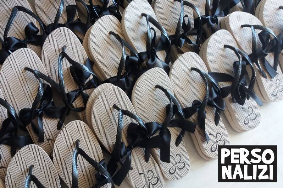 Inspirações de Chinelos Customizados com Pérolas e Strass para Ocasiões Especiais