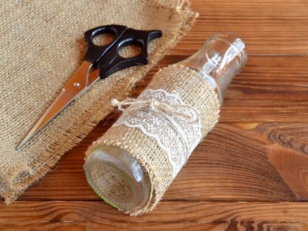 Decoupage em Garrafas: Materiais Essenciais e Dicas para Iniciantes