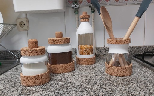 Materiais Essenciais para Decorar Potes de Vidro