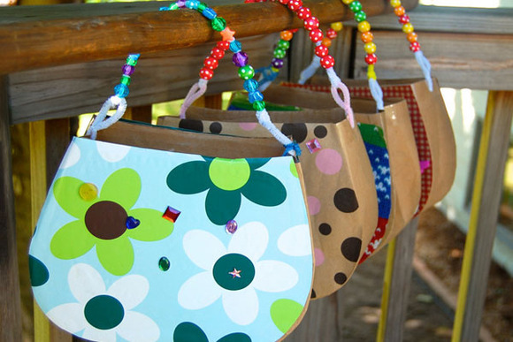 como fazer bolsa de papelão