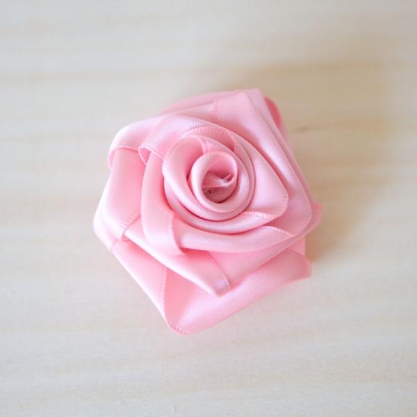 Guia Completo de Materiais para Flores de Cetim Perfeitas