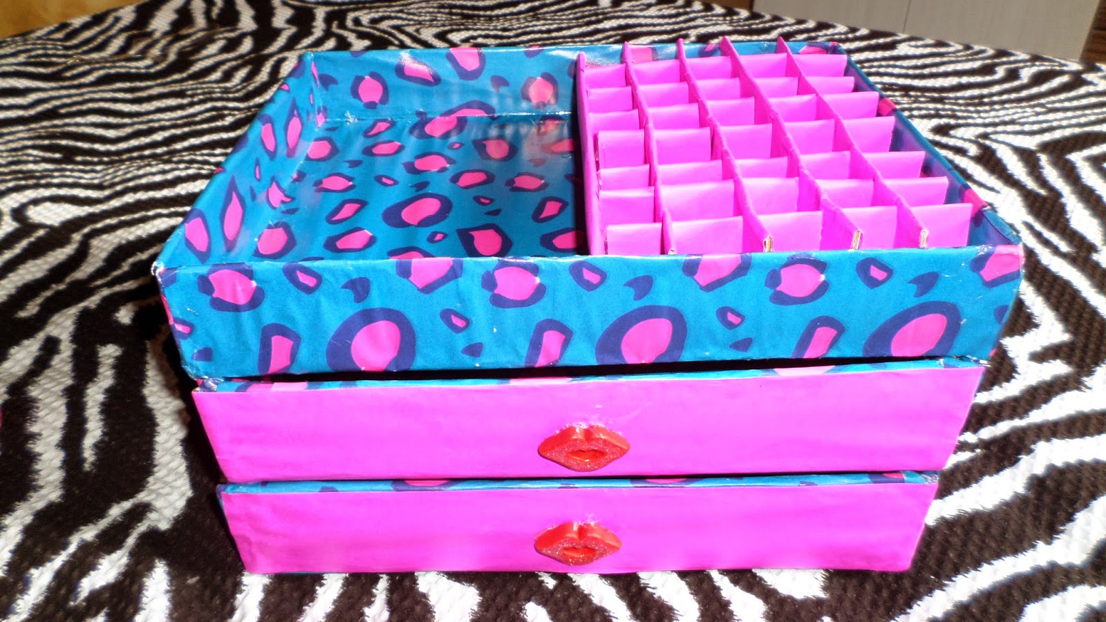 Como Organizar Pincéis de Maquiagem de Forma Eficiente