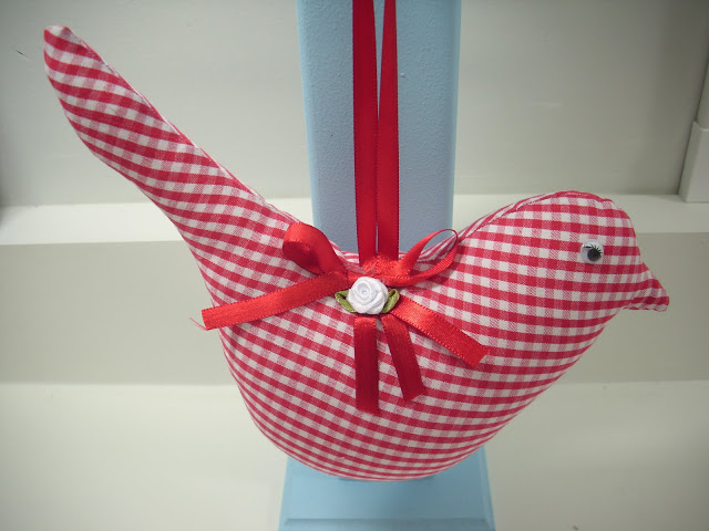 10 Ideias Criativas para Usar Seus Passarinhos de Tecido na Decoração