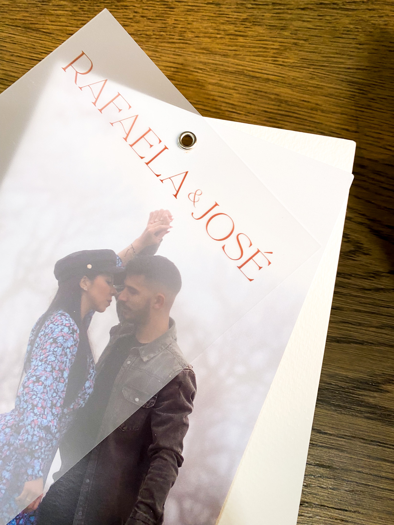 Convite de casamento digital vs. físico: qual o ideal para você?