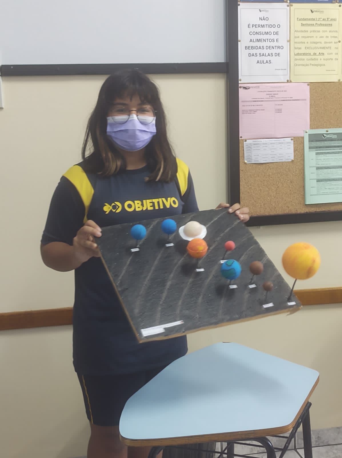 Maquete sistema solar com massinha