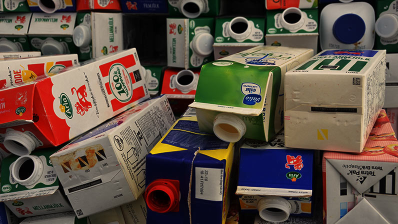 DIY: Luminárias Criativas com Caixas de Leite Recicladas