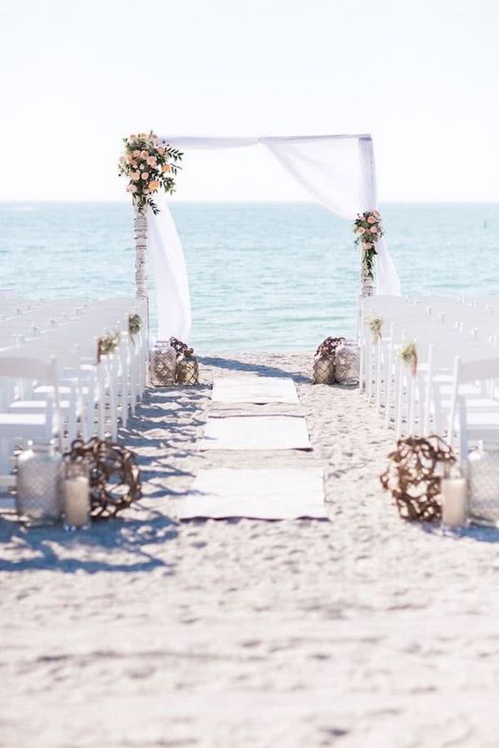 decoração de casamento na praia a tarde
