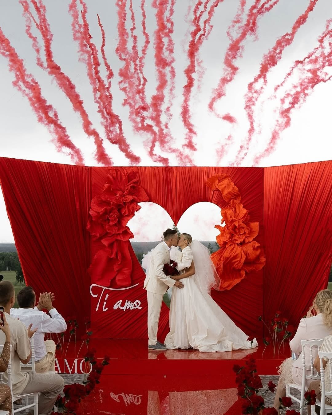 dicas economizar decoração casamento vermelho