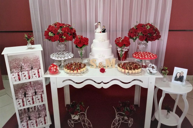 decoraçao de casamento simples e bonita vermelho