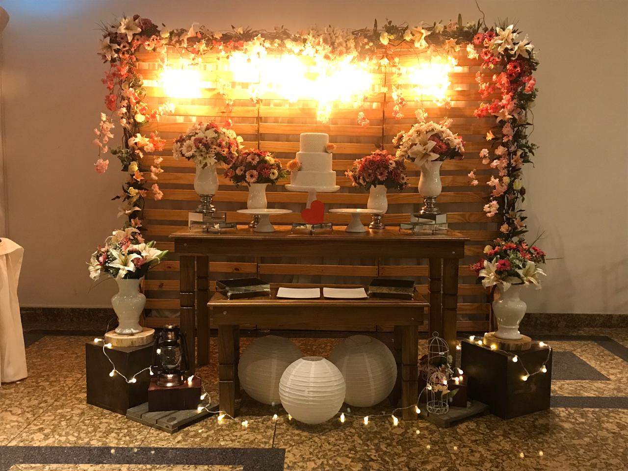 Iluminação Estratégica: Transforme sua Festa com Cordões de Luz e LED