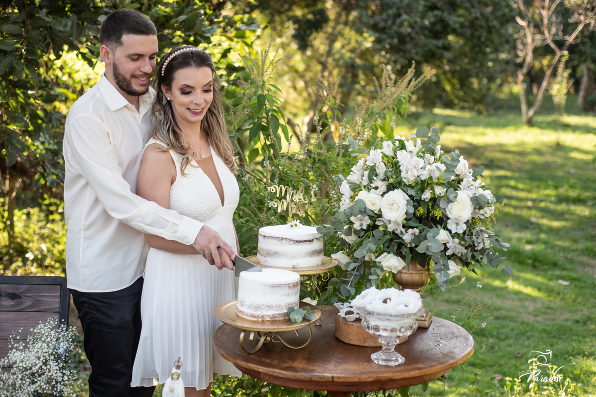 DIY: Decoração Econômica para Jantar de Casamento Civil em Casa