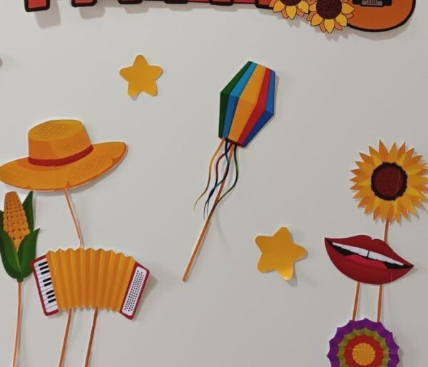 decoração de porta festa junina