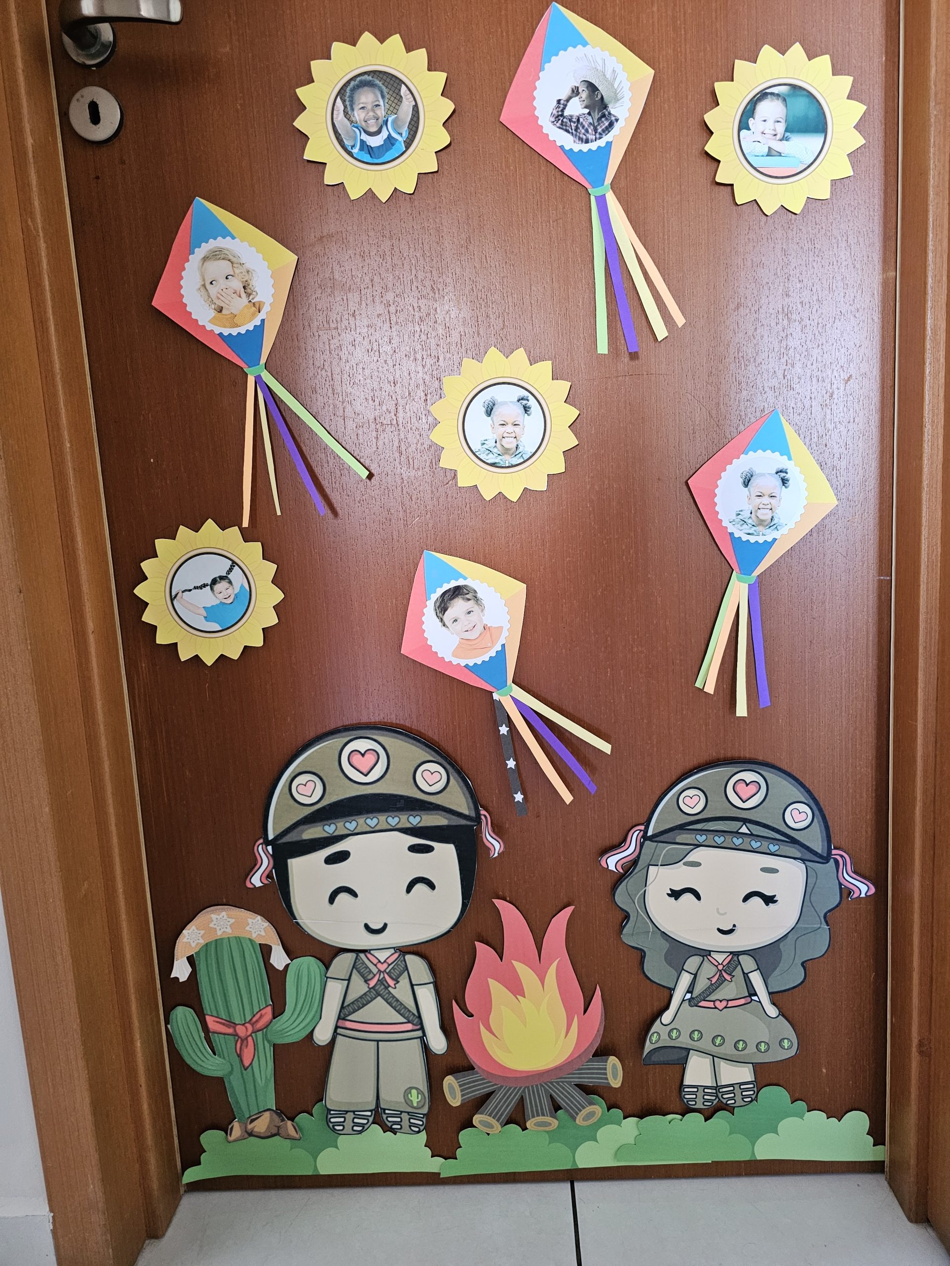 decoração de porta festa junina