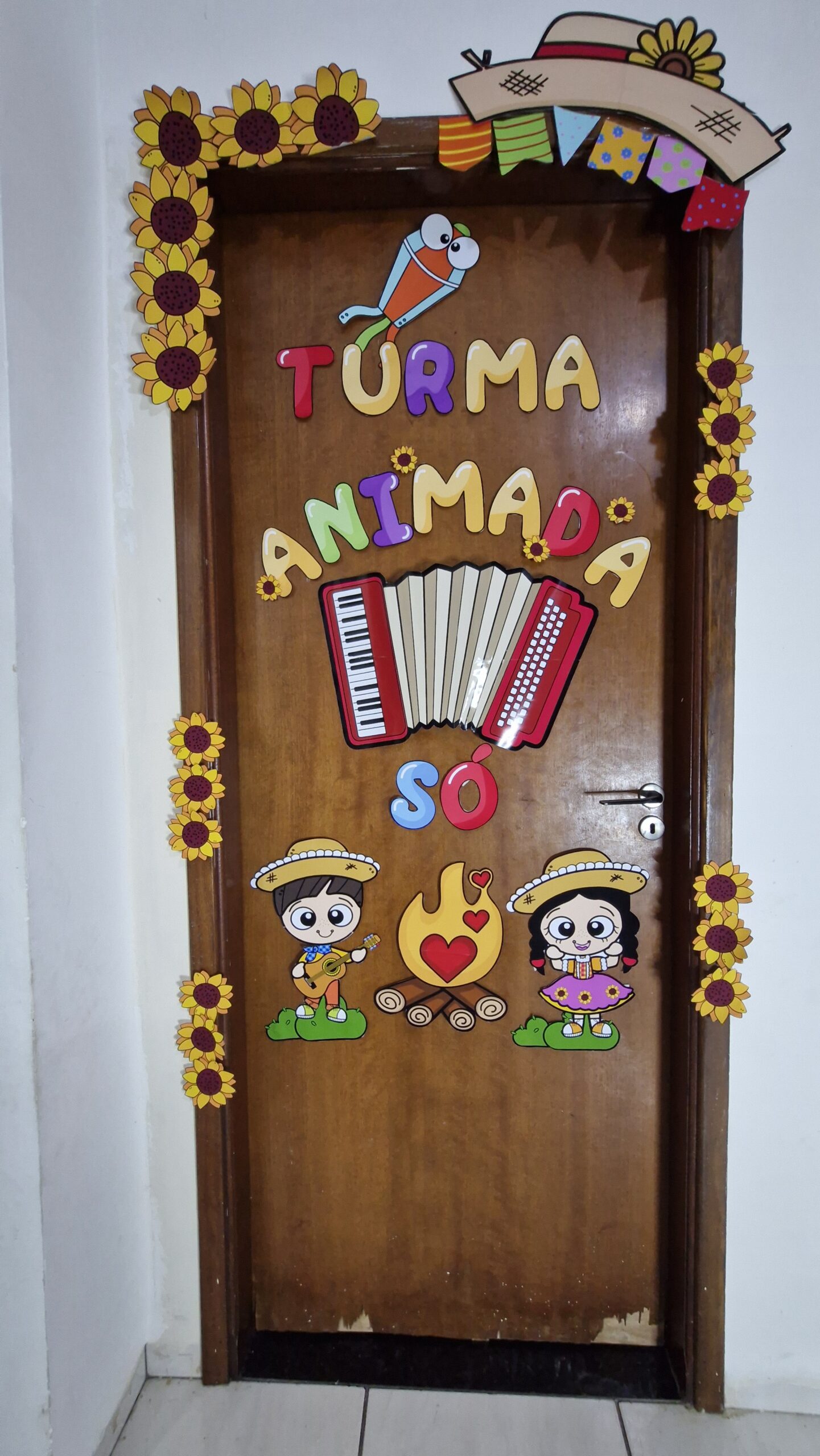 quanto custa decorar porta festa junina