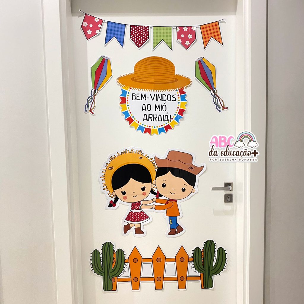 como fazer espantalho para porta de festa junina