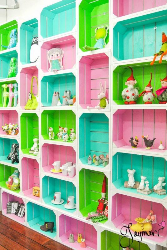 Iluminação Criativa: Dicas para Valorizar Seus Móveis de Caixote com LED