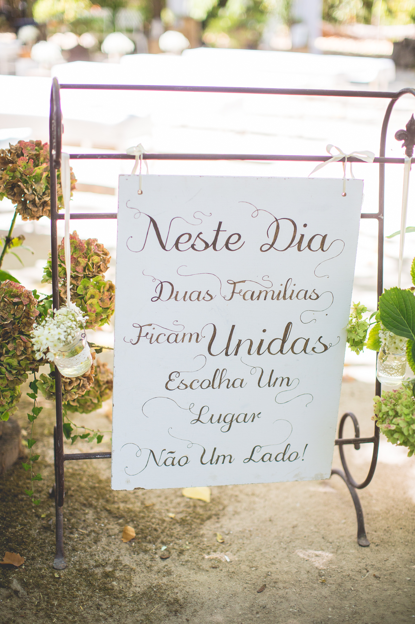 flores para decoração de casamento de dia no campo
