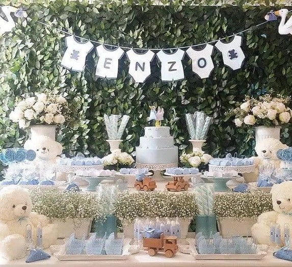 decoração chá de bebê simples vs elaborada