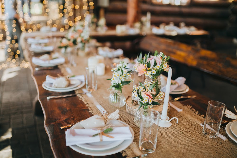 como economizar na decoração de casamento rústico sem perder o charme
